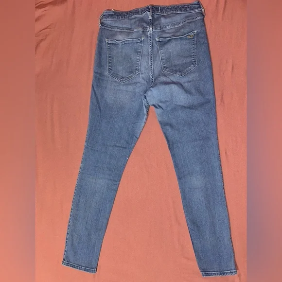 Hollister Women's Light Blue Ultra High Skinny Jeans
Advanced Stretch. - Picture 8 of 10